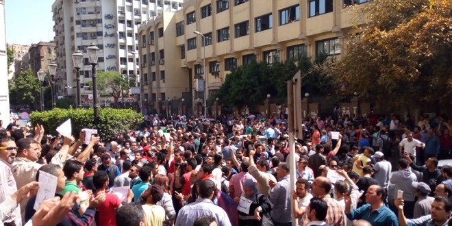 احتجاجات القاهرة تطالب بإسقاط النظام