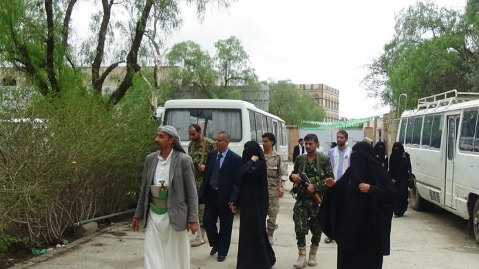 زيارة تفقدية لرئيس جامعة صنعاء سكن الطالبات