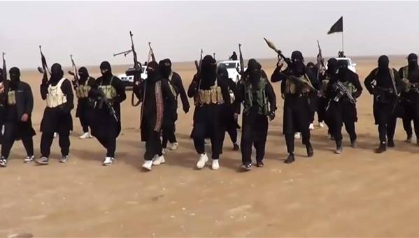 33 بين قتيل وجريح في قصف داعش لمدينة الخالدية بالعراق