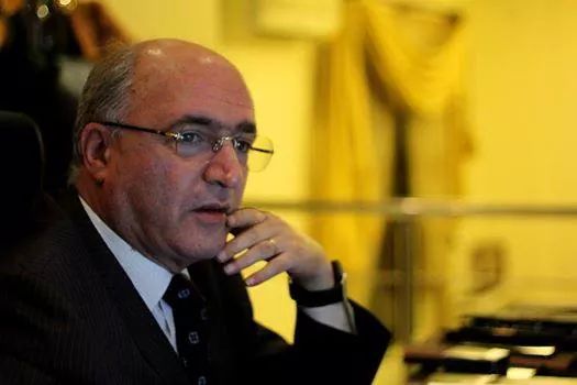 %d9%86%d8%a7%d8%b5%d8%b1-%d9%82%d9%86%d8%af%d9%8a%d9%84-2