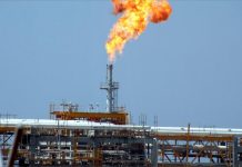 مخزون حضرموت وتسويق مأرب تفجر خلافات داخل الرئاسي وصنعاء تلوح بإغلاق اخر منافذ نهب النفط بمأرب مخزون حضرموت وتسويق مأرب تفجر خلافات داخل الرئاسي وصنعاء تلوح بإغلاق اخر منافذ نهب النفط بمأرب