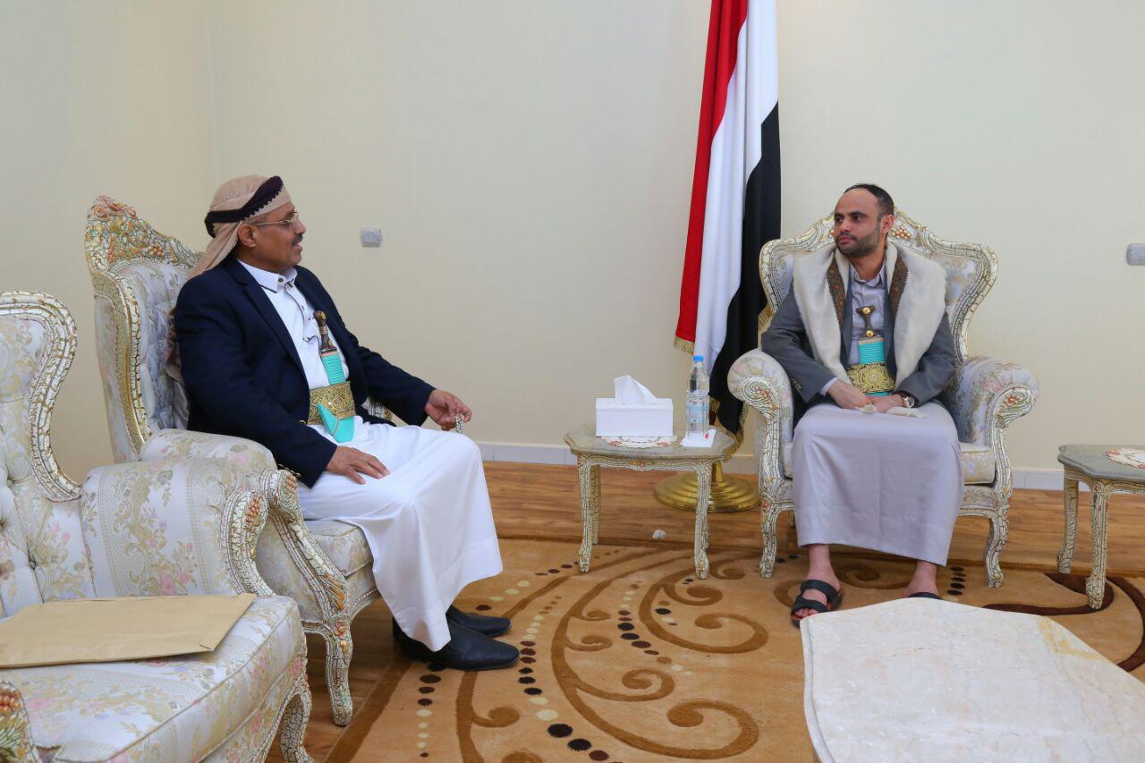 الرئيس المشاط يناقش مع السامعي الأوضاع بمحافظة تعز