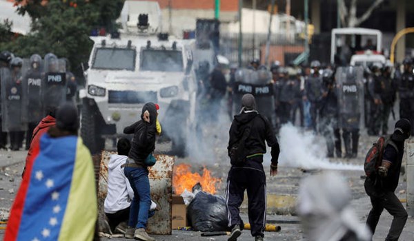 إصابات في الشرطة الفنزويلية