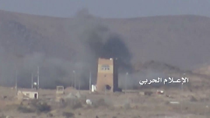 عمليات الحدود 🔵 القائد الأعلى للقوات المسلحة المشير الركن مهدي المشاط خلال عرض عسكري لوحدات نوعية من قوات الاحتياط التابعة للمنطقة العسكرية الرابعة في إب: - أتقدم إلى جماهير شعبنا اليمني العظيم وأبناء محافظات المنطقة العسكرية الرابعة بجزيل السلام والمباركة بالعيد المبارك - في جميع المحافظات نرى الدور المهم والصمود الأسطوري للجيش العظيم الذي يستند إلى صمود أبناء هذا المجتمع - أنتم يا أبناء مذحج وحمير كان وسيبقى لكم الدور الخالد والبارز في مساندة الجيش في جميع الجبهات التابعة للمنطقة العسكرية الرابعة - المجتمع اليمني وبالتحديد في محافظات مذحج وحمير أصبح يعي جيدا مؤامرات الأعداء ومحصنًا بالوعي - مؤامرات الأعداء تتكشف كل يوم وتظهر للعيان بين كل حين وآخر فمجتمعنا أصبح يدرك أن كل تحركات العدو لا خير فيها - سنواصل المسير والصمود بنفس الوتيرة والمعنويات وبروح المسؤولية حتى تحقيق الحرية والاستقلال والسيادة الكاملة لبلدنا بإذن الله - كل التضحيات الجسيمة التي قدمها شعبنا في معبد الحرية والاستقلال تحتم علينا صونها وحفظها، وسنصونها ونحافظ عليها بإذن الله - وعي شعبنا هو الصخرة التي ستتحطم عليها كل مؤامرات الأعداء من حربه التي تتراوح بين حرب ناعمة وحرب خشنة وكل تلك الدعايات - كل الإجراءات التي يفرضها العدو هدفها مضاعفة المعاناة، وهو يريد أن يحرض المجتمع لكننا نعي أن سبب معاناة شعبنا هو العدوان - نحن وكل الأحرار في الشعب اليمني أبينا الخضوع والاستسلام وأبينا أن نعيش إلا بحرية واستقلال وسيادة على كامل تراب وطننا - العدو إذا استمر في عناده فهو يضيع الفرص والذي يعرض عليه اليوم لن يناله غدا بإذن الله وهو يعرف كم خسر وكم سيخسر - الأسلحة النوعية التي ستدخل في المعركة القادمة والتي ستكشف عنها الأيام المقبلة سترغم العدو على وقف مؤامراته بإذن الله - عندما يعرف العدو أن جهوزيتنا عالية فهو سيرعوي وإذا جرب ارتكاب أي جريمة سيكون حينها في كارثة الرئيس المشاط للقوات المسلحة المشاركة في العرض: - أنتم في المسار الذي أقمتموه من محافظة ذمار إلى إب كنتم جبالا فوق الجبال تسيرا - كنتم تسيرون ومعكم كل عيون أبناء هذا الشعب ترقبكم وتنظر إليكم بكل فخر واعتزاز - أنتم لم تكونوا في المسير لوحدكم، كان معكم كل أبناء هذا الشعب وكل مؤسسات هذه الدولة - بأدائكم وانضباطكم قدمتم رسالة سلام لمن يريد السلام، قبل أن تكون رسالة حرب - الانضباط الذي أبديتموه في الفترة الماضية رغم المعاناة لهو أكبر دليل على تحليكم بروح المسؤولية العالية - الذي يجب أن يخافكم وأن يقلق منكم هو الذي لم ينفك عن التآمر على بلدنا