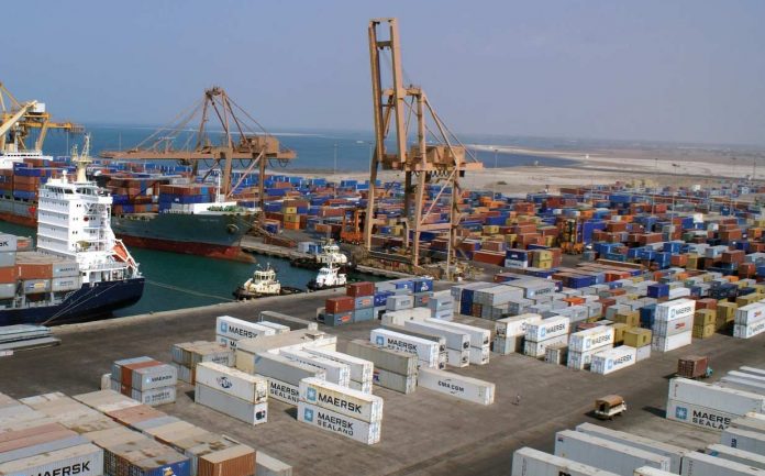 الإرادة اليمنية تنتصر.. دخول السفن مباشرة إلى ميناء الحديدة دون تفتيش