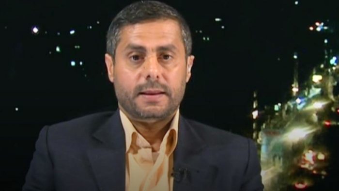 محمد البخيتي قيادي في أنصار الله وزير الإعلام يفتتح مع محافظ ذمار معرض صور الشهداء القادة بذمار