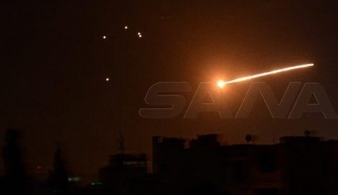 استشهاد مدنيين وإصابة آخر و6 جنود جراء عدوان إسرائيلي على حمص السورية
