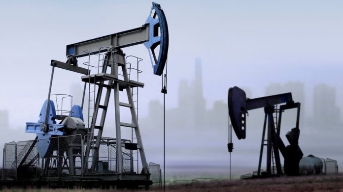 أسعار النفط تنخفض بعد توقيع ترامب لحزمة المساعدات