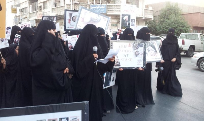 سعوديات يخرجن في مظاهرات