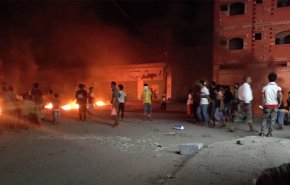 تصاعد الغضب الشعبي في الجنوب اليمني.. انهيار اقتصادي واحتجاجات تتحدى القمع
