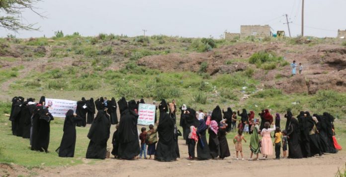 تعز: الهيئة النسائية لأنصار الله تنظم وقفة احتجاجية تنديداً بجرائم العدوان ومرتزقته