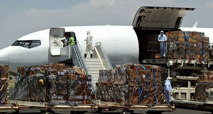 طائرة شحن للصليب الأحمر تصل إلى مطار صنعاء