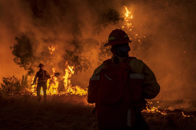 حرائق كاليفورنيا: إجلاء نحو 240 ألف شخص لحمايتهم من خطر الحرائق