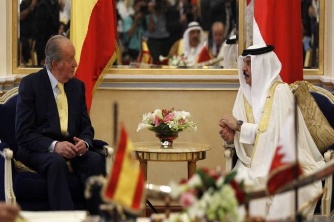 صحيفة اسبانية تكشف تفاصيل علاقة مشبوهة بين العاهل البحريني وملك إسبانيا السابق