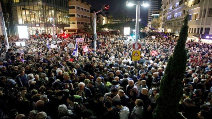 استمرار التظاهرات داخل كيان العدو الإسرائيلي ضد نتنياهو للأسبوع الـ11 على التوالي