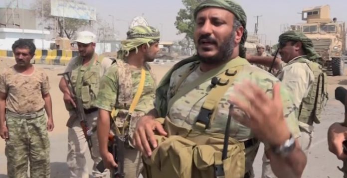 ورد الآن.. طارق عفاش يرفض إصدار المجلس الرئاسي أي بيان يدين العدوان الإسرائيلي على الحديدة.. ومجلس الرئاسة يقرر نشر بيان يدين الحوثي ويدعوهم لوقف إسناد غزة بالعنف والتصعيد العسكري