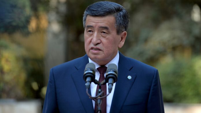 الرئيس القرغيزي جينبيكوف يعلن استقالته من منصبه