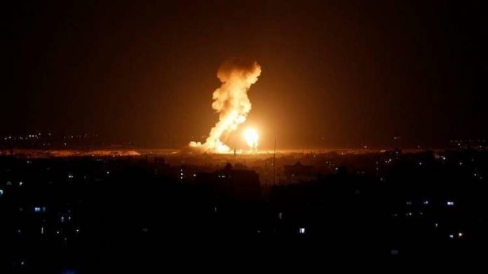 طائرات كيان العدو الإسرائيلي تقصف مواقع للمقاومة في قطاع غزة