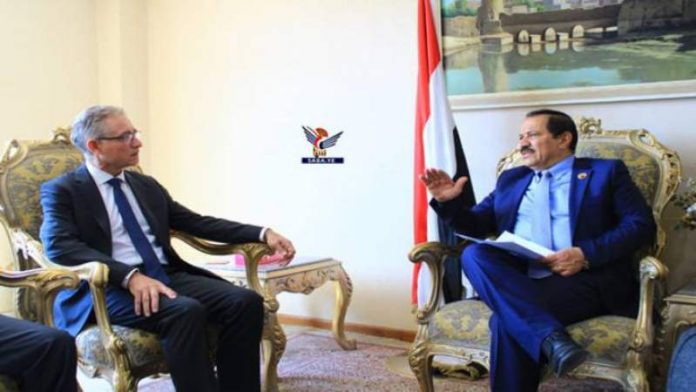 وزير الخارجية شرف يتسلم أوراق اعتماد الممثل المقيم لليونيسف باليمن