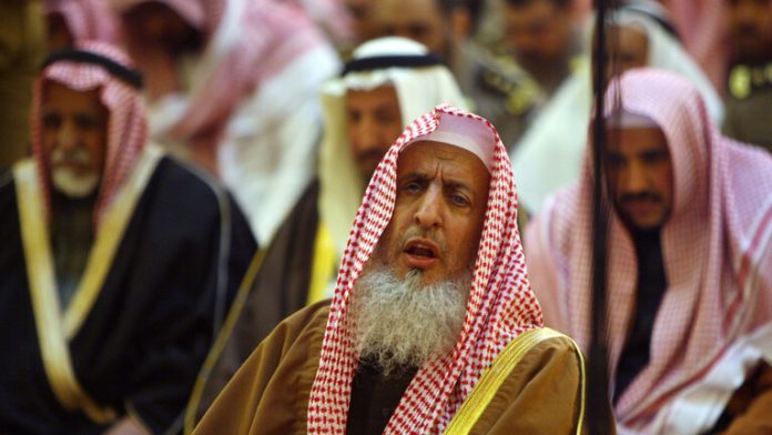مفتي السعودية: جماعة الإخوان المسلمين لا تمت للإسلام بصلة وضالة فقد استباحوا الدماء وانتهكوا الأعراض
