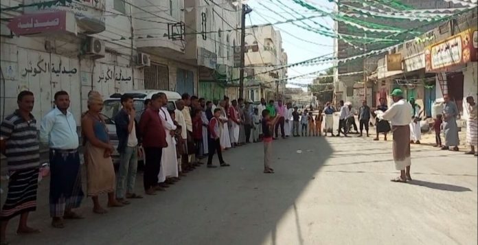 وقفات احتجاجية لابناء محافظة الحديده ومديرياتها عقب صلاه الجمعة