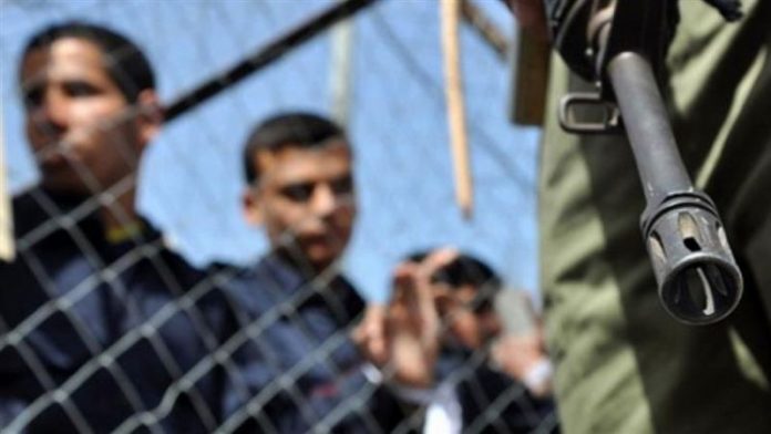 الاحتلال الصهيوني يعتقل 410 فلسطينيين