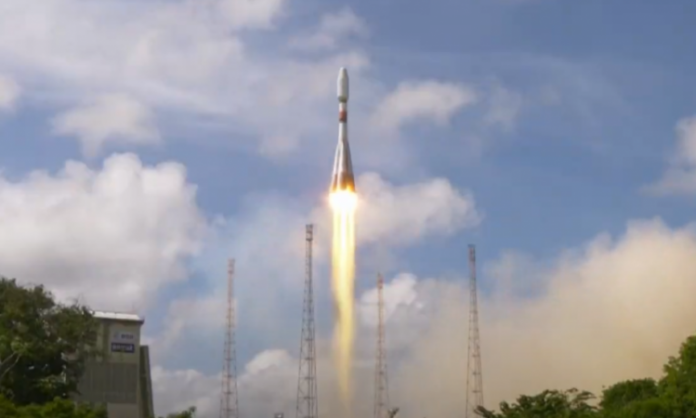 إطلاق القمر الصناعي الفرنسي بواسطة صاروخ سويوز الروسي