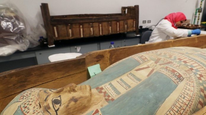 hb57 في حادثة خطيرة.. قنصل في مصر خطط لتهريب 22 ألف قطعة أثرية