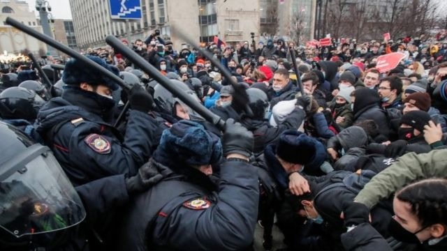 تصاعد الاحتجاجات في روسيا على خلفية اعتقال المعارض نافالني