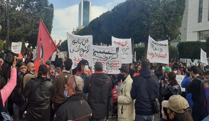 تونس.. مظاهرات احتجاجية تدعو لإسقاط نظام حكم الإخوان