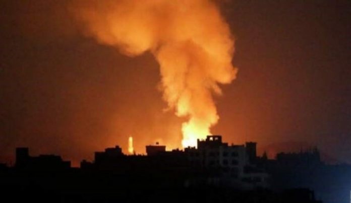 عاجل الآن.. غارات عنيفة لطائرات التحالف على العاصمة صنعاء مستهدفة هذه الأماكن (الأماكن المستهدفة)
