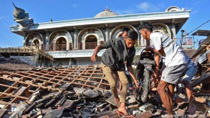 إندونيسيا.. ارتفاع عدد ضحايا الزلزال إلى 34 قتيلًا ومئات الجرحى