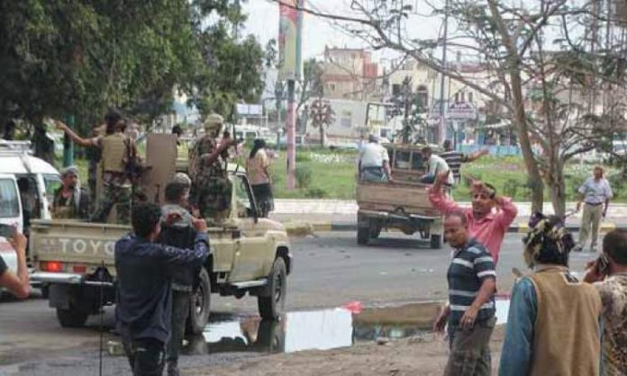 المركز الإعلامي يدين احتجاز أسر ومواطنين بالهوية في عدن