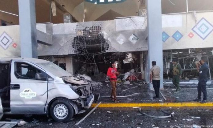 بصمات سعودية في تفجيرات مطار عدن