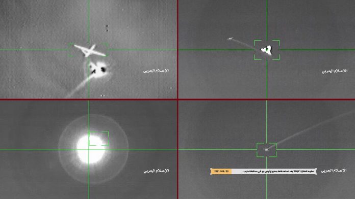 شاهد لحظة إسقاط طائرة أمريكية متطورة نوع MQ9 بصاروخ أرض جو لم يكشف عنه في سماء محافظة مأرب