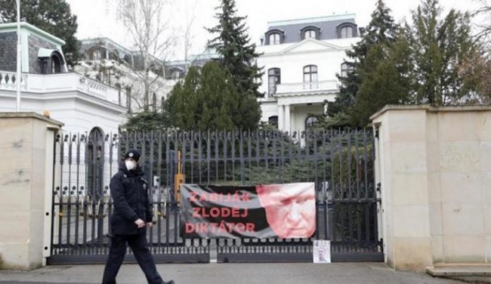 جمهورية التشيك تكشف تفاصيل جديدة عن طرد الدبلوماسيين الروس