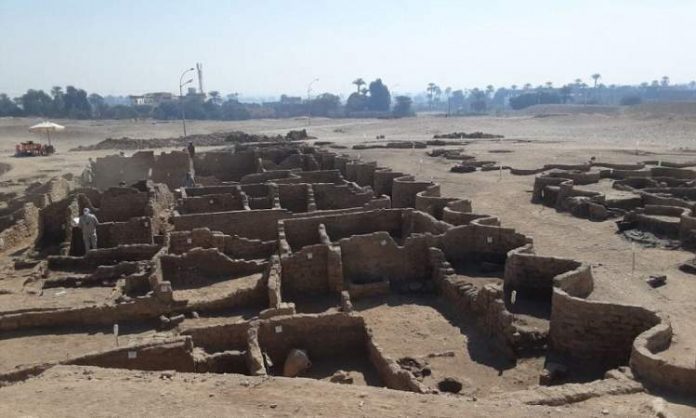 صعود آتون.. مصر تعلن اكتشاف المدينة الذهبية المفقودة