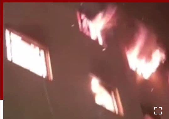 بالفيديو.. اندلاع حريق في كنيسة مارمينا بمصر
