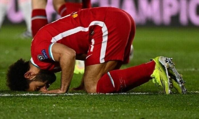 محمد صلاح يفوز بجائزة لاعب العام بإنجلترا