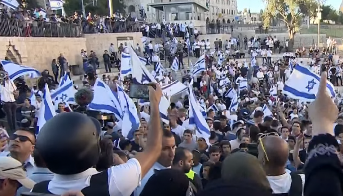 مسيرة الأعلام.. تحويل القدس الى ثكنة عسكرية واعتقالات تتزامن مع المسيرة اليهودية