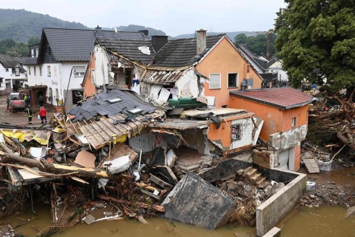 مئات القتلى وآلاف المفقودين.. شاهد ماذا فعلت الفيضانات في أوروبا