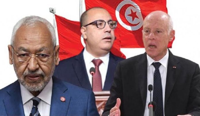 مستجدات تونس.. الرئيس يصدر قرارات صارمة ومجتهد يكشف أطراف الإنقلاب الخارجية ومناشدات لضبط النفس