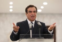 جورج قرداحي لـ”إذعة صنعاء”: أحيي تضحيات وصمود اليمنيين في مواجهة الحرب التي طال أمدها جورج قرداحي لـ"إذعة صنعاء": أحيي تضحيات وصمود اليمنيين في مواجهة الحرب التي طال أمدها