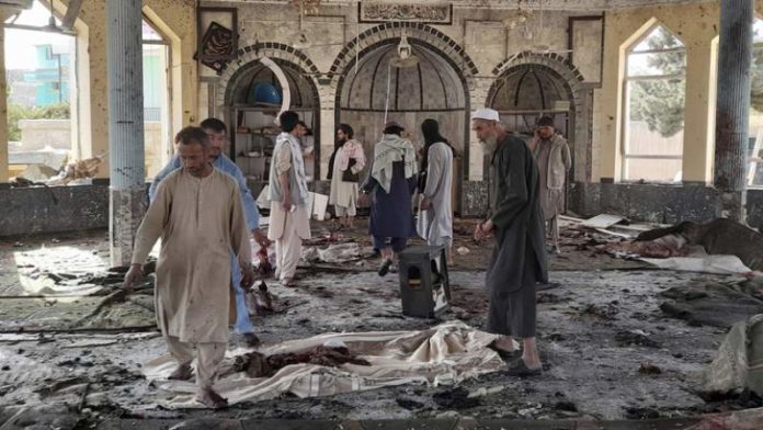 أفغانستان.. مصرع 32 شخصاً وإصابة آخرين بتفجير في بمسجد بمدينة قندهار