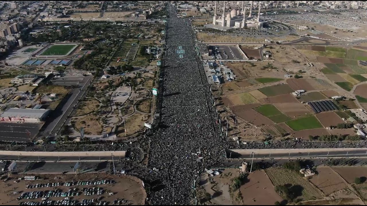 شاهد الطيران المسير يظهر زخم الحشود الجماهيرية المليونية في ميدان السبعين