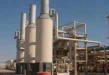 تحريك سعودي لملف الهلال النفطي يثير جدلا في اليمن مسلحين قبليين يغلقوا عدد من آبار النفط في صافر بمأرب