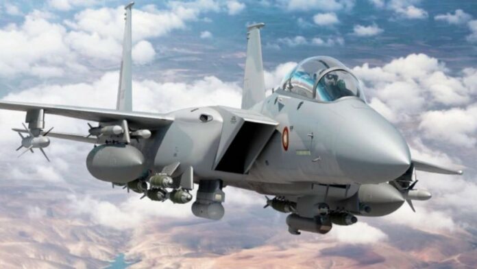 العميد سريع: الدفاعات الجوية تعلن عن طائرة حربية نوع F15 في أجواء مأرب