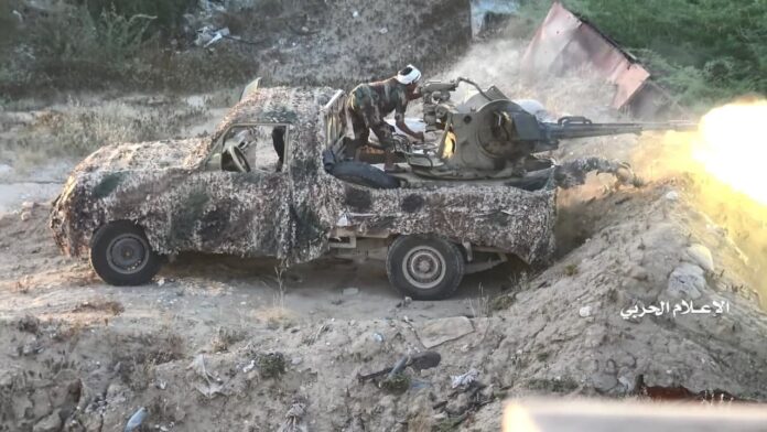 عملية إغارة جديدة على مواقع المرتزقة وعشرات الجثث لجنود غير يمنيين وغنائم أسلحة ثقيلة وخفيفة (التفاصيل بالفيديو والصور)