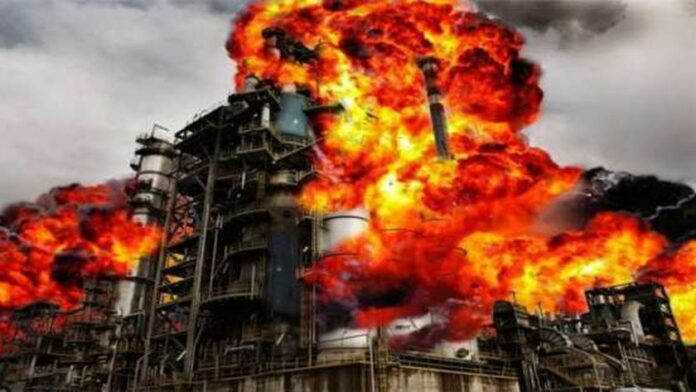 موقع oilprice يفضح السعودية ويكشف خطر هجمات صنعاء على النفط السعودي بايقاف نصف الإنتاج ويتوقع مخاطر كبيرة بهجوم جديد