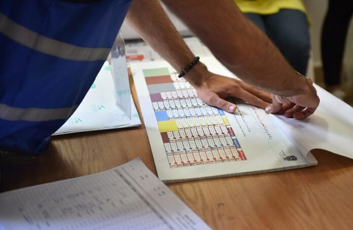 ترقب كبير لنتائج الانتخابارت.. استمرار عدّ الأصوات وفرزها في الانتخابات اللبنانية